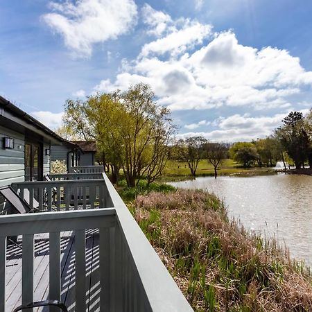 The Vale Golf & Country Club Vila Bishampton Exterior foto