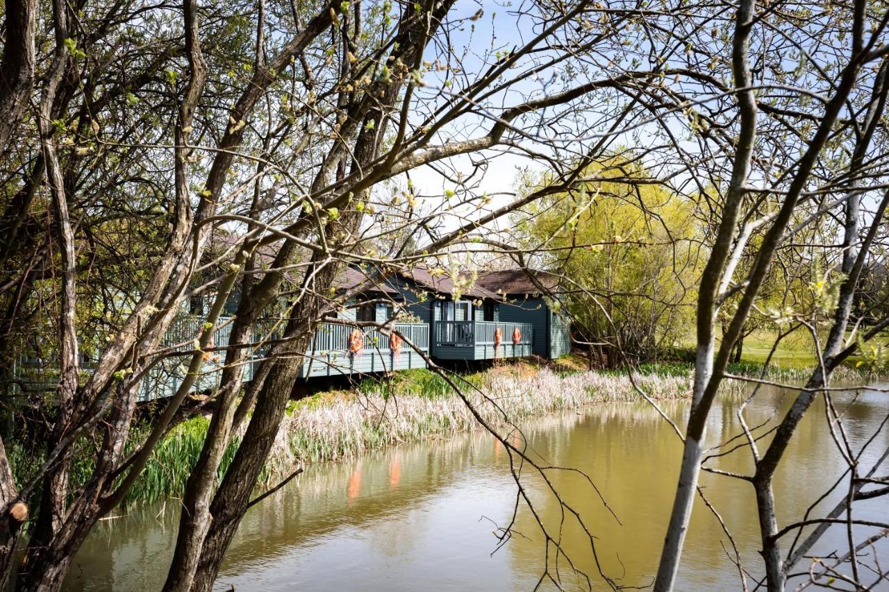 The Vale Golf & Country Club Vila Bishampton Exterior foto
