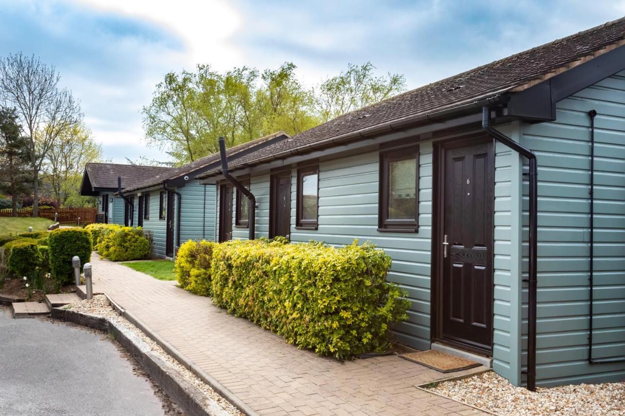 The Vale Golf & Country Club Vila Bishampton Exterior foto
