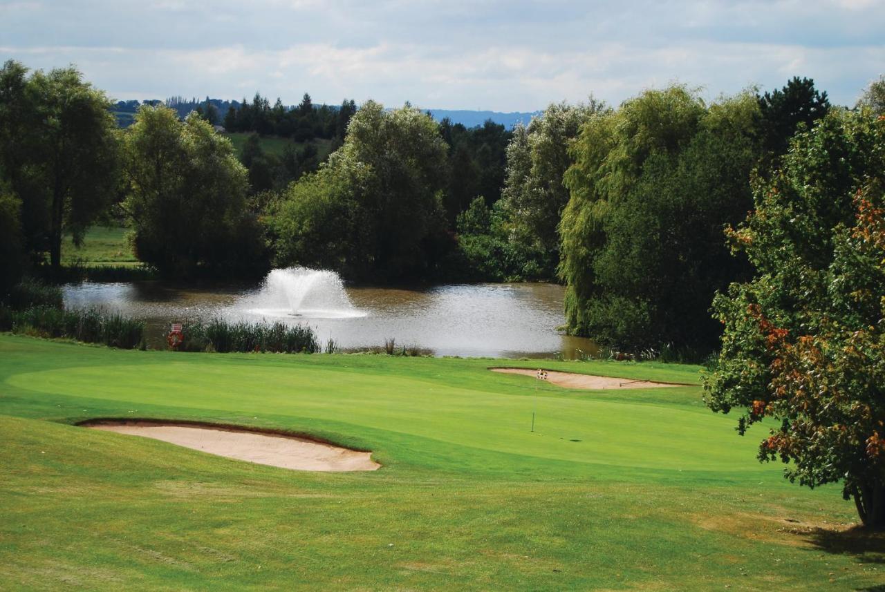 The Vale Golf & Country Club Vila Bishampton Exterior foto